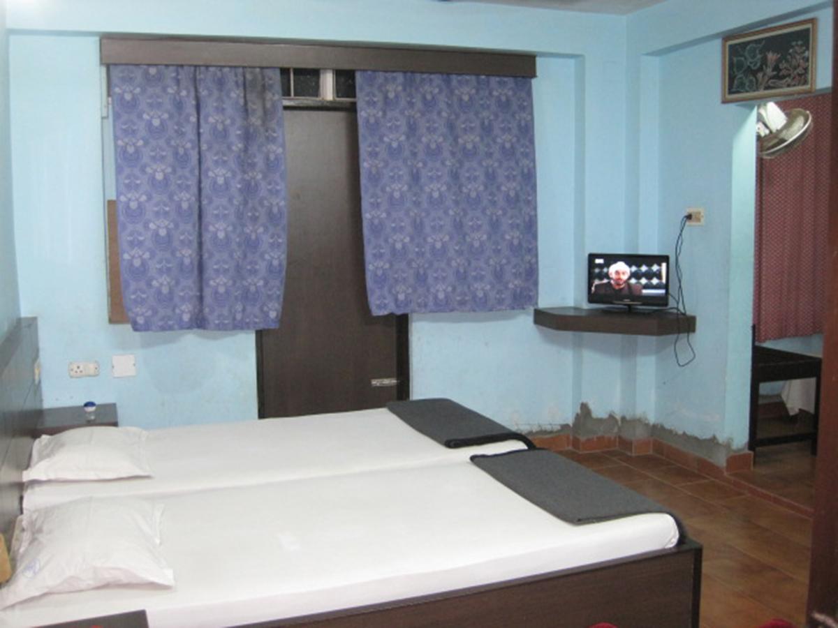 Hotel Arya Palace Puri Esterno foto
