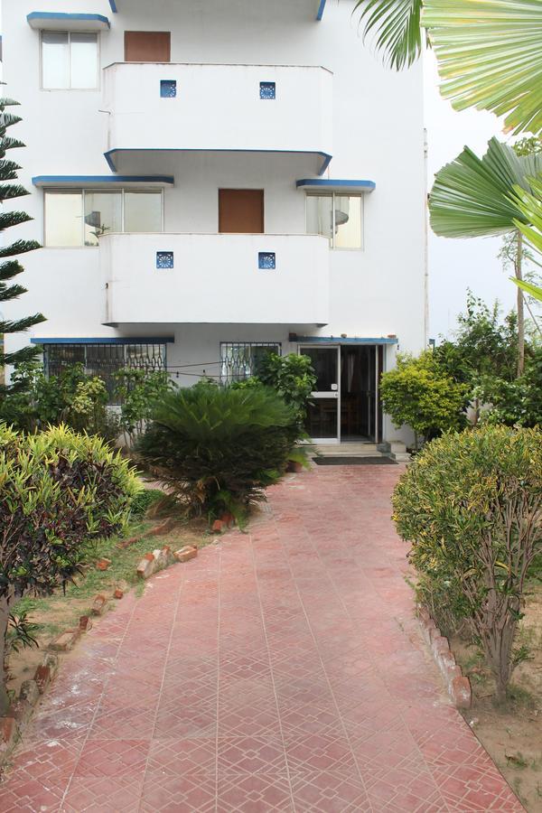 Hotel Arya Palace Puri Esterno foto