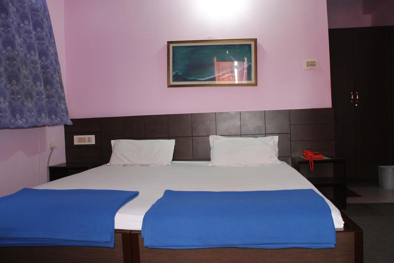 Hotel Arya Palace Puri Esterno foto