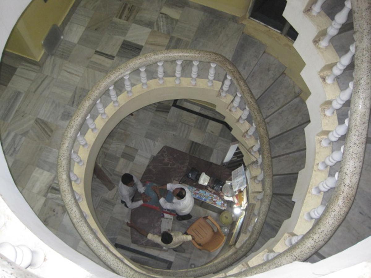 Hotel Arya Palace Puri Esterno foto